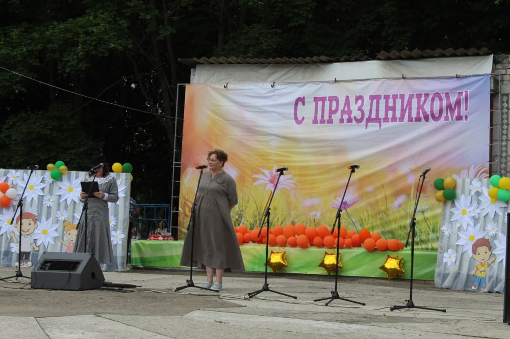 Виктория Кайдалова: Сегодня в пгт Новопсков состоялось яркое и радостное событие — праздник, посвященный Дню защиты детей! Виктория Кайдалова: Сегодня в пгт Новопсков состоялось яркое и радостное событие — праздник, посвященный Дню защиты детей!