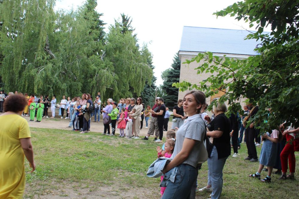 Виктория Кайдалова: Сегодня в пгт Новопсков состоялось яркое и радостное событие — праздник, посвященный Дню защиты детей! Виктория Кайдалова: Сегодня в пгт Новопсков состоялось яркое и радостное событие — праздник, посвященный Дню защиты детей!