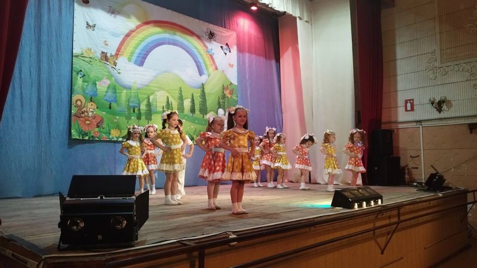 01 июня 2025 года в МБУ «Краснолучский ЦК» состоялся концерт "Дети — это цветы жизни", посвященный всемирному Дню защиты детей 01 июня 2025 года в МБУ «Краснолучский ЦК» состоялся концерт "Дети — это цветы жизни", посвященный всемирному Дню защиты детей