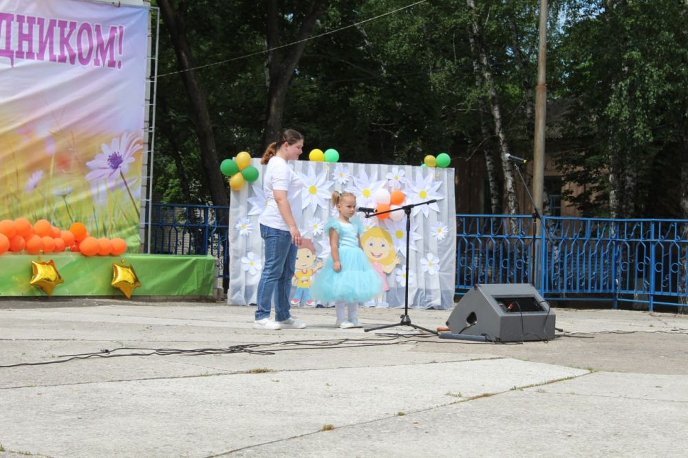 Виктория Кайдалова: Сегодня в пгт Новопсков состоялось яркое и радостное событие — праздник, посвященный Дню защиты детей! Виктория Кайдалова: Сегодня в пгт Новопсков состоялось яркое и радостное событие — праздник, посвященный Дню защиты детей!