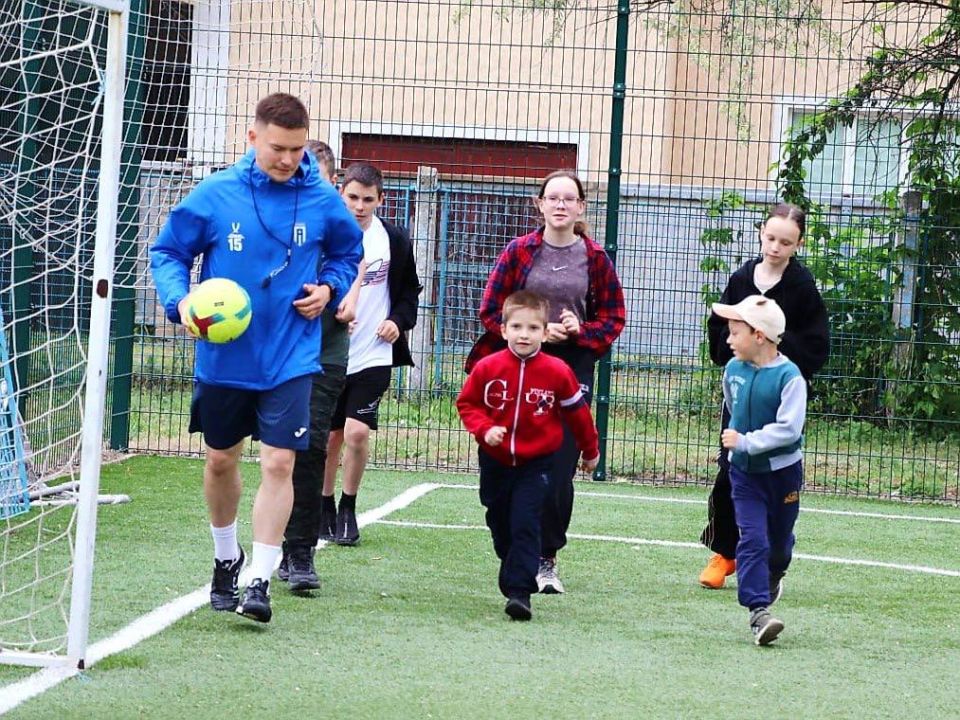 «Спорт для всех»: Единороссы провели тренировку по футболу для детей в рамках инклюзивного спорта «Спорт для всех»: Единороссы провели тренировку по футболу для детей в рамках инклюзивного спорта