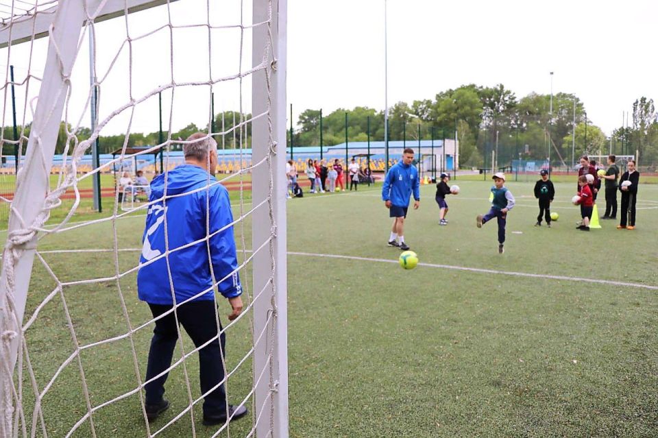 «Спорт для всех»: Единороссы провели тренировку по футболу для детей в рамках инклюзивного спорта «Спорт для всех»: Единороссы провели тренировку по футболу для детей в рамках инклюзивного спорта