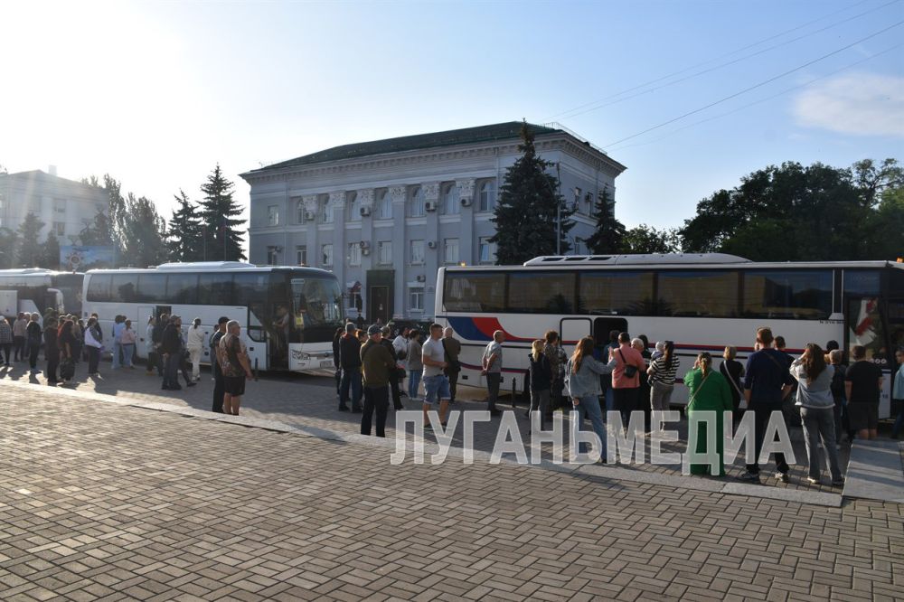 136 школьников Краснодонского муниципального округа отправились на оздоровление в Крым 136 школьников Краснодонского муниципального округа отправились на оздоровление в Крым