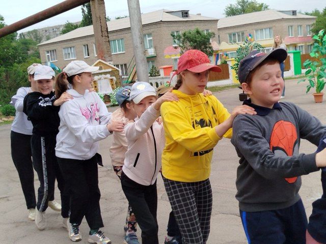 Воспитанники СП "Детский дом" Перевальской школы-интерната посетили Детско-юношеский центр, который подарил маленьким жителям Страны Детства праздник Воспитанники СП "Детский дом" Перевальской школы-интерната посетили Детско-юношеский центр, который подарил маленьким жителям Страны Детства праздник