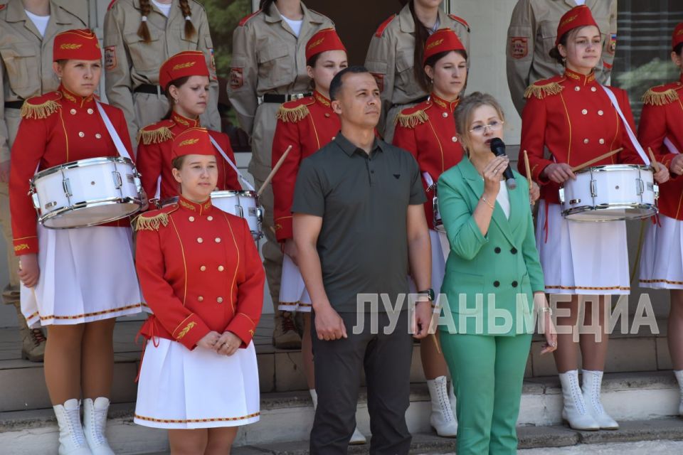 В Кировске состоялась высадка деревьев, приуроченная к ежегодной акции «Аллея защитникам Отечества» В Кировске состоялась высадка деревьев, приуроченная к ежегодной акции «Аллея защитникам Отечества»