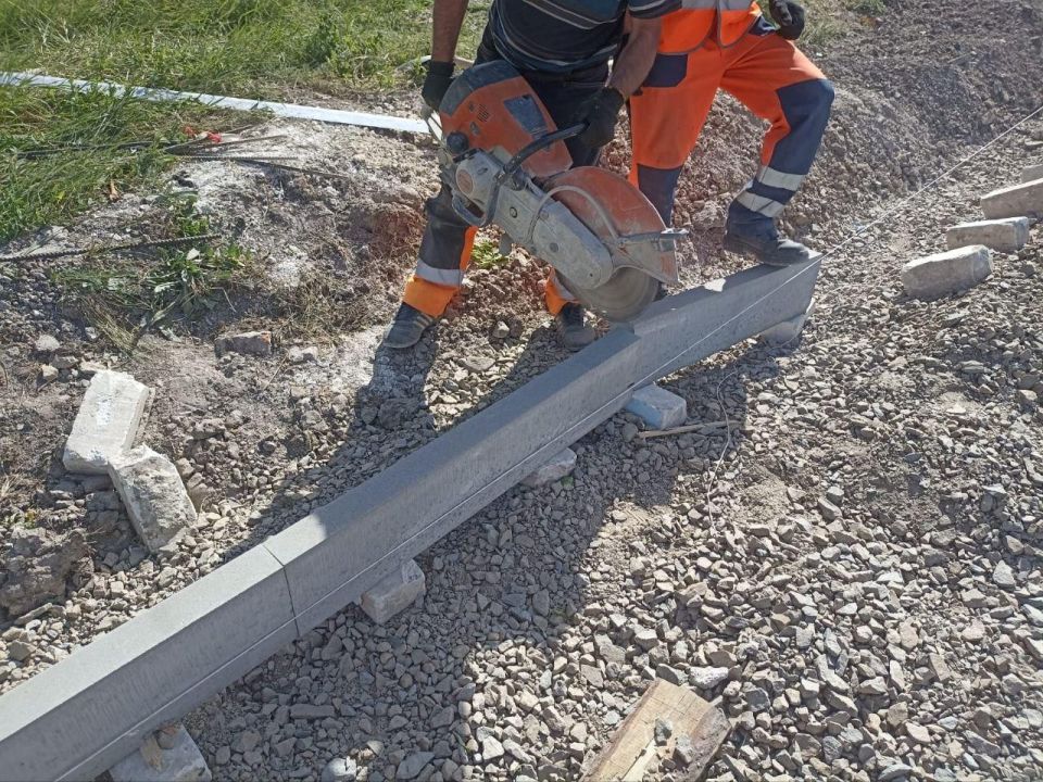 Продолжается реконструкция дороги «Беловодск — Брусовка» Продолжается реконструкция дороги «Беловодск — Брусовка»