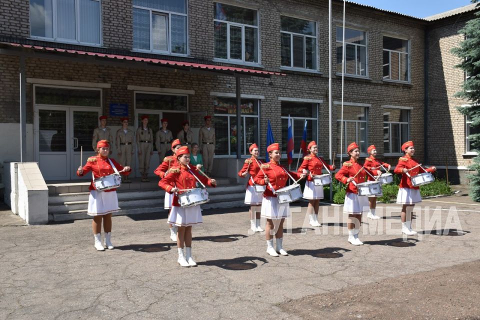 В Кировске состоялась высадка деревьев, приуроченная к ежегодной акции «Аллея защитникам Отечества» В Кировске состоялась высадка деревьев, приуроченная к ежегодной акции «Аллея защитникам Отечества»