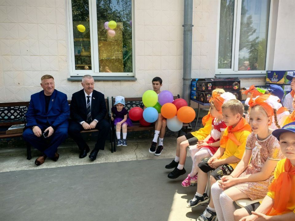 Виктор Водолацкий: По инициативе ВПП «Единая Россия» в ЛНР проходит декада мероприятий посвященная Дню защиты детей Виктор Водолацкий: По инициативе ВПП «Единая Россия» в ЛНР проходит декада мероприятий посвященная Дню защиты детей
