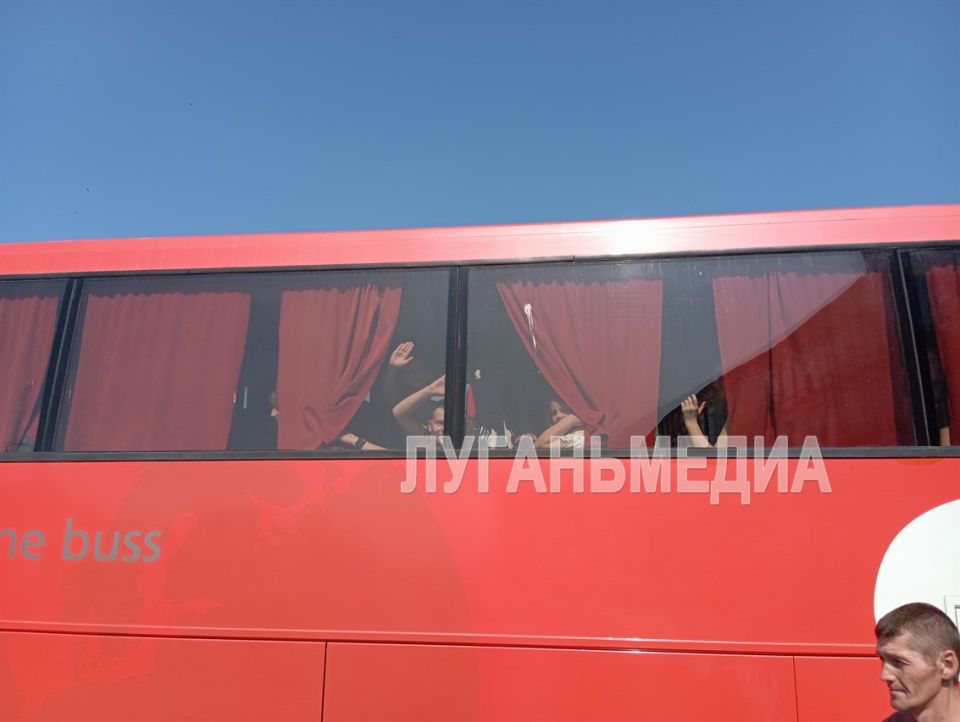 Ровеньковские школьники отправились на отдых Ровеньковские школьники отправились на отдых