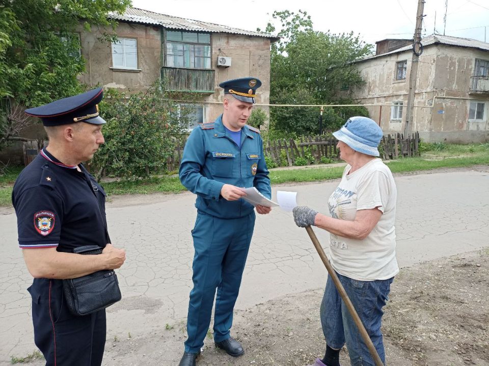 В период особого противопожарного режима для жителей Красного Луча проведён профилактический рейд В период особого противопожарного режима для жителей Красного Луча проведён профилактический рейд