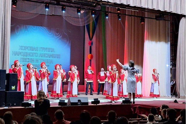 Во Дворце культуры им. Я.М. Свердлова провели отчётный концерт самодеятельных коллективов Во Дворце культуры им. Я.М. Свердлова провели отчётный концерт самодеятельных коллективов
