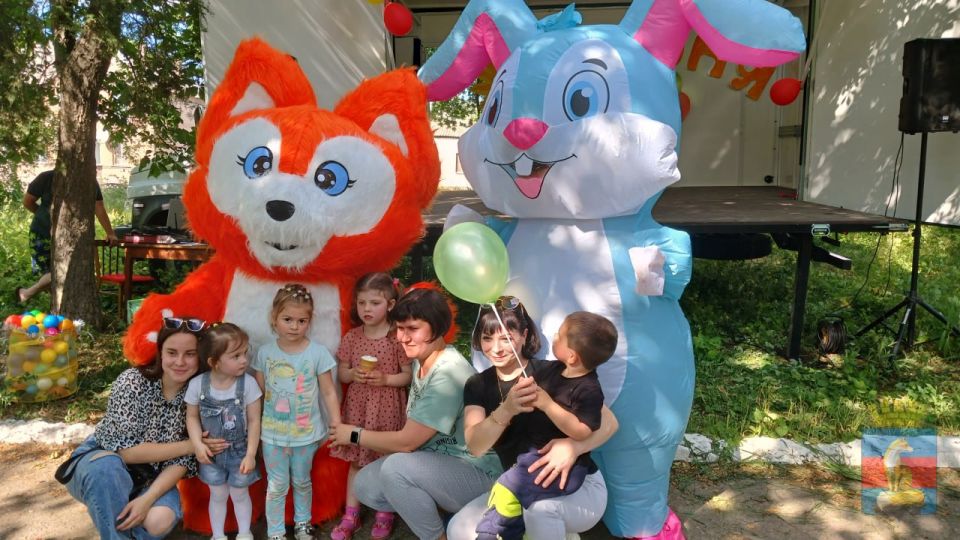 Международный день защиты детей - не только радостный праздник для детворы, но и напоминание взрослым о том, что именно они отвечают за безопасность и благополучие подрастающего поколения Международный день защиты детей - не только радостный праздник для детворы, но и напоминание взрослым о том, что именно они отвечают за безопасность и благополучие подрастающего поколения