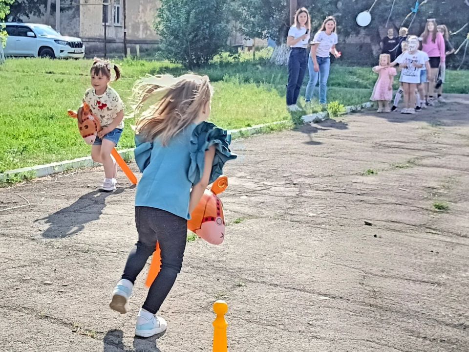 В первый день лета сотрудники Дома культуры посёлка городского типа Дубовский провели замечательный праздник – День защиты детей в стиле Тик Ток В первый день лета сотрудники Дома культуры посёлка городского типа Дубовский провели замечательный праздник – День защиты детей в стиле Тик Ток