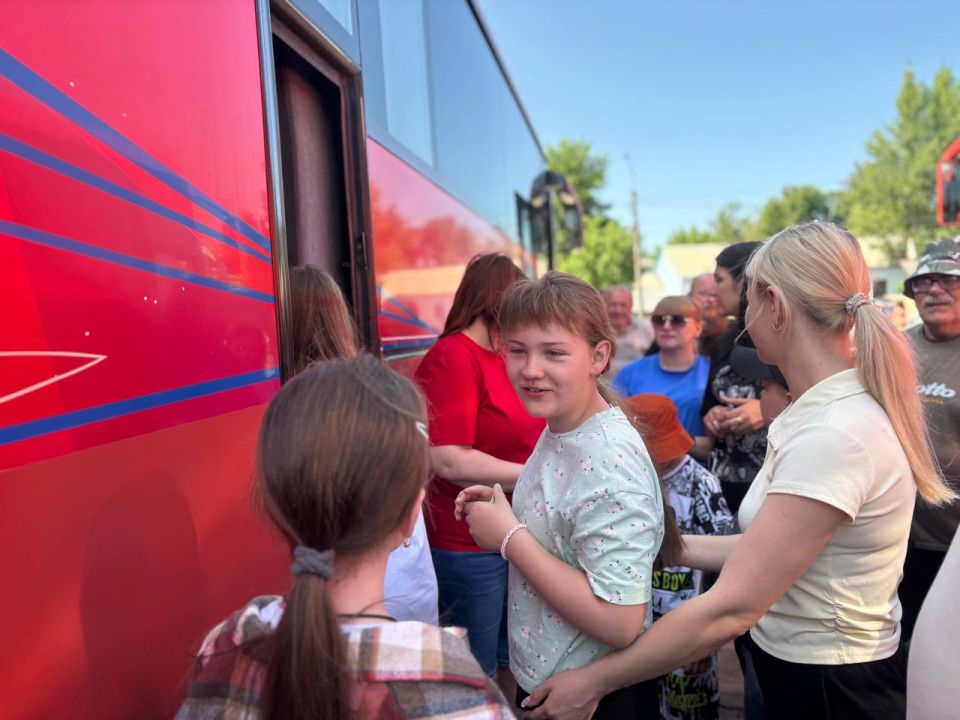 Веселое начало лета: дети отправились в лагерь! Веселое начало лета: дети отправились в лагерь!