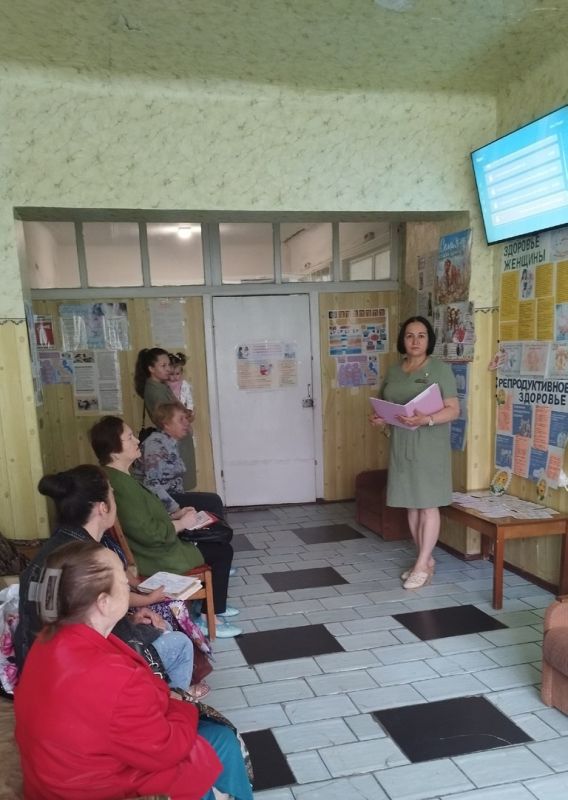 В Лутугинской районной многопрофильной больнице врач акушер-гинеколог провела лекцию для женщин В Лутугинской районной многопрофильной больнице врач акушер-гинеколог провела лекцию для женщин