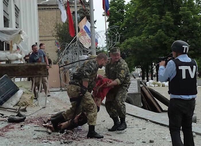 Авиаудар по центру города Луганска 2 июня 2014 года Авиаудар по центру города Луганска 2 июня 2014 года