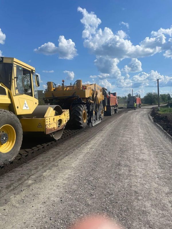 Воронежская область ремонтирует дорогу в Белокуракинском округе ЛНР Воронежская область ремонтирует дорогу в Белокуракинском округе ЛНР