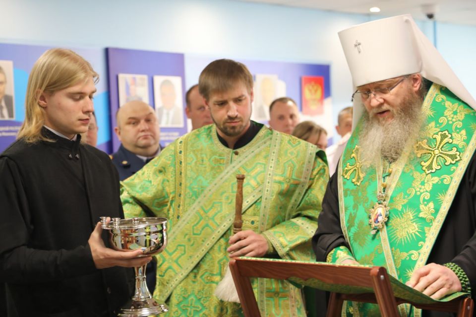 Митрополит Луганский и Алчевский Пантелеимон освятил икону преподобного Пимена Угрешского в УФСИН России по Луганской Народной Республике Митрополит Луганский и Алчевский Пантелеимон освятил икону преподобного Пимена Угрешского в УФСИН России по Луганской Народной Республике