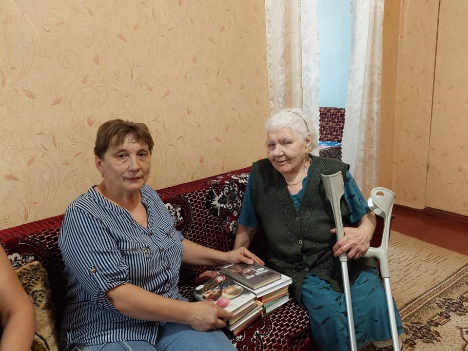 «Читающий автобус» прибыл в Новосветловку с выставкой о мире природы «Читающий автобус» прибыл в Новосветловку с выставкой о мире природы