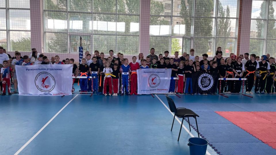 В Алчевске прошли соревнования по кикбоксингу, посвященные Дню защиты детей В Алчевске прошли соревнования по кикбоксингу, посвященные Дню защиты детей
