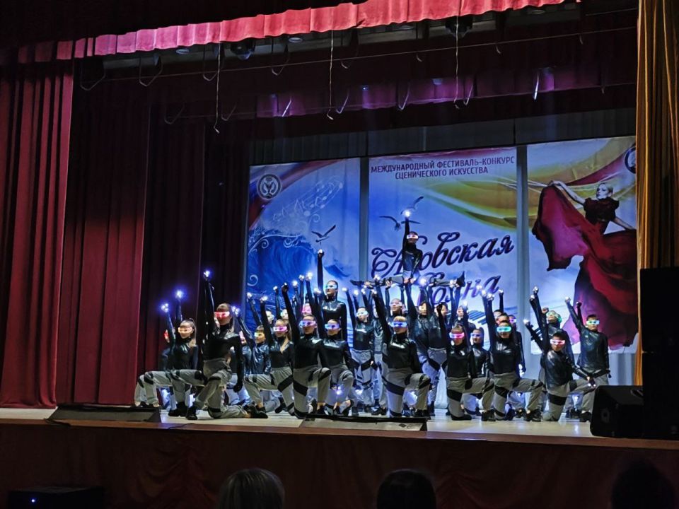 Воспитанники коллектива «MAD DANCE» стали лауреатами Международного фестиваля «Азовская волна – 2025» Воспитанники коллектива «MAD DANCE» стали лауреатами Международного фестиваля «Азовская волна – 2025»