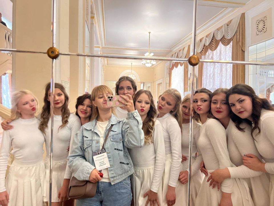 В городе Ростов состоялся II Всероссийский многожанровый конкурс «ART Эйфория», который собрал большое количество талантливых коллективов из различных городов В городе Ростов состоялся II Всероссийский многожанровый конкурс «ART Эйфория», который собрал большое количество талантливых коллективов из различных городов