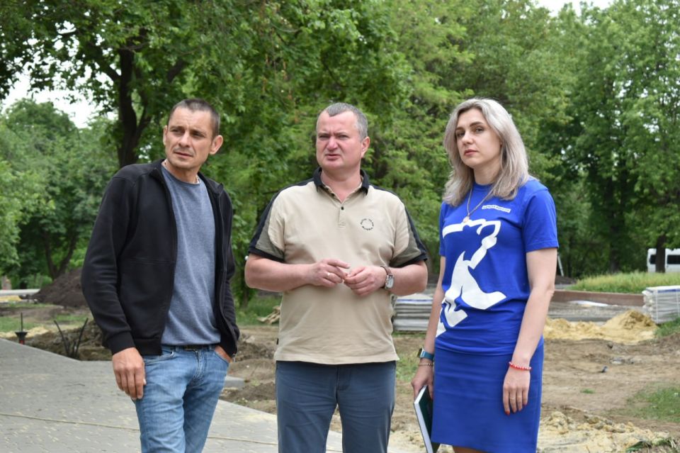 В Стаханове продолжается реконструкция парка имени 20-летия Победы В Стаханове продолжается реконструкция парка имени 20-летия Победы