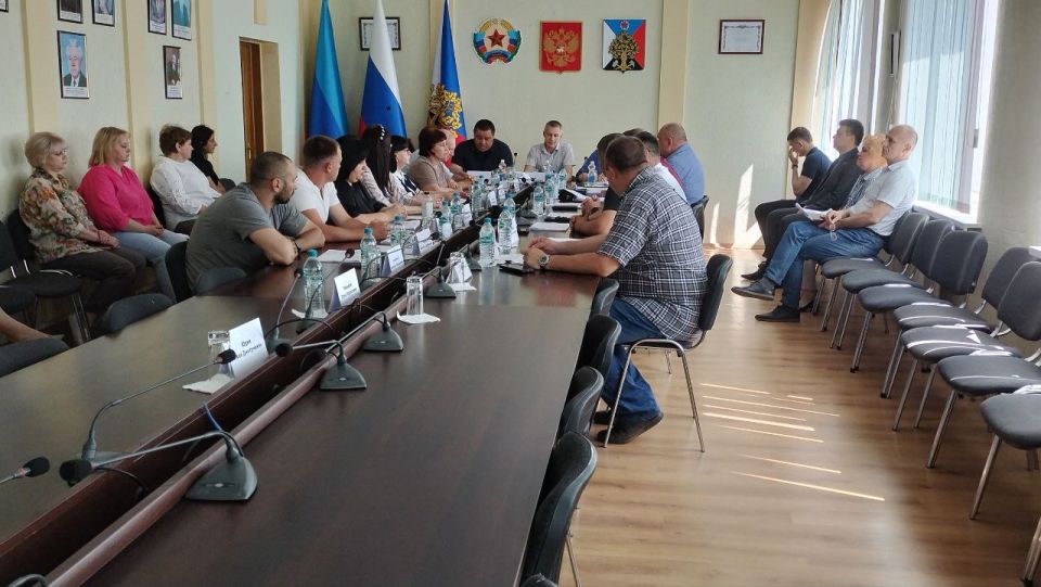 Сегодня прошла XXXII сессия I созыва Совета городского округа муниципальное образование городской округ город Ровеньки, с участием Главы городского округа город Ровеньки Андреем Рубанцовым Сегодня прошла XXXII сессия I созыва Совета городского округа муниципальное образование городской округ город Ровеньки, с участием Главы городского округа город Ровеньки Андреем Рубанцовым