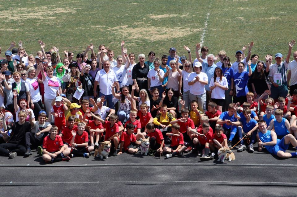 "Беги вместо меня": в Стаханове прошёл благотворительный забег в поддержку детей с ОВЗ