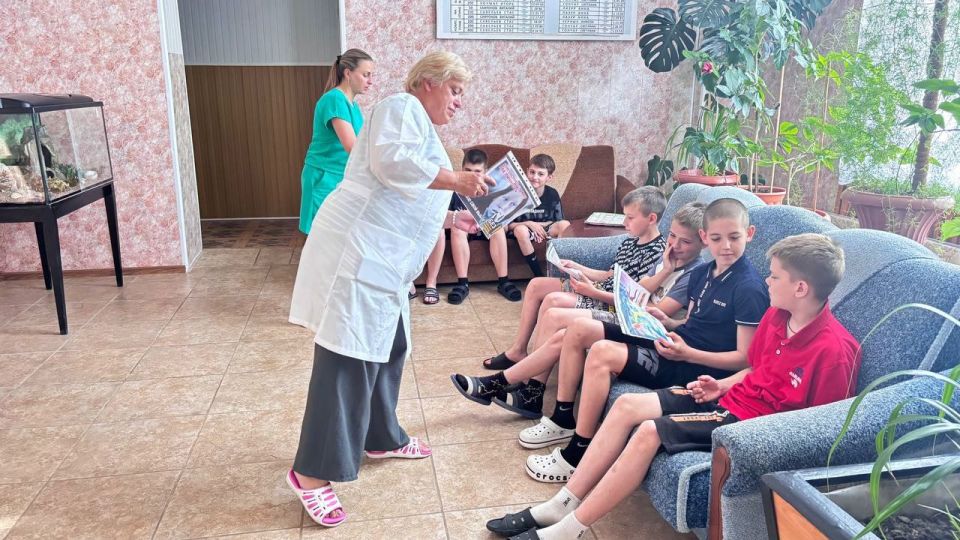 В Кировской спортивная школе состоялась беседа с воспитанниками учреждения направленная на профилактику наркомании и пропаганду здорового образа жизни «Здоровью - Да! Наркотикам - Нет!» В Кировской спортивная школе состоялась беседа с воспитанниками учреждения направленная на профилактику наркомании и пропаганду здорового образа жизни «Здоровью - Да! Наркотикам - Нет!»
