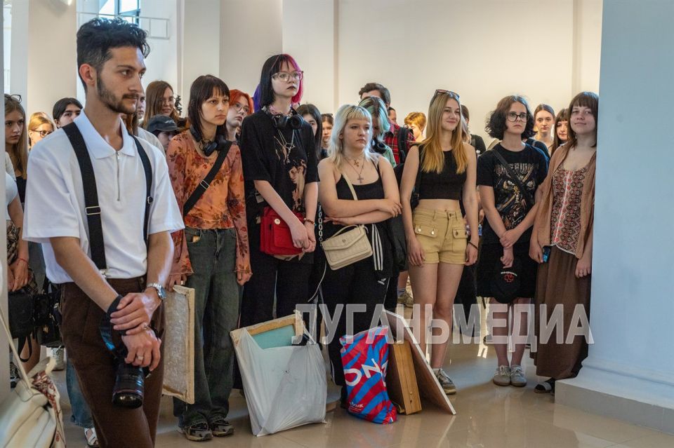 В академии М. Матусовского состоялось открытие Всероссийского молодежного патриотического конкурса-пленэра «Место силы» В академии М. Матусовского состоялось открытие Всероссийского молодежного патриотического конкурса-пленэра «Место силы»