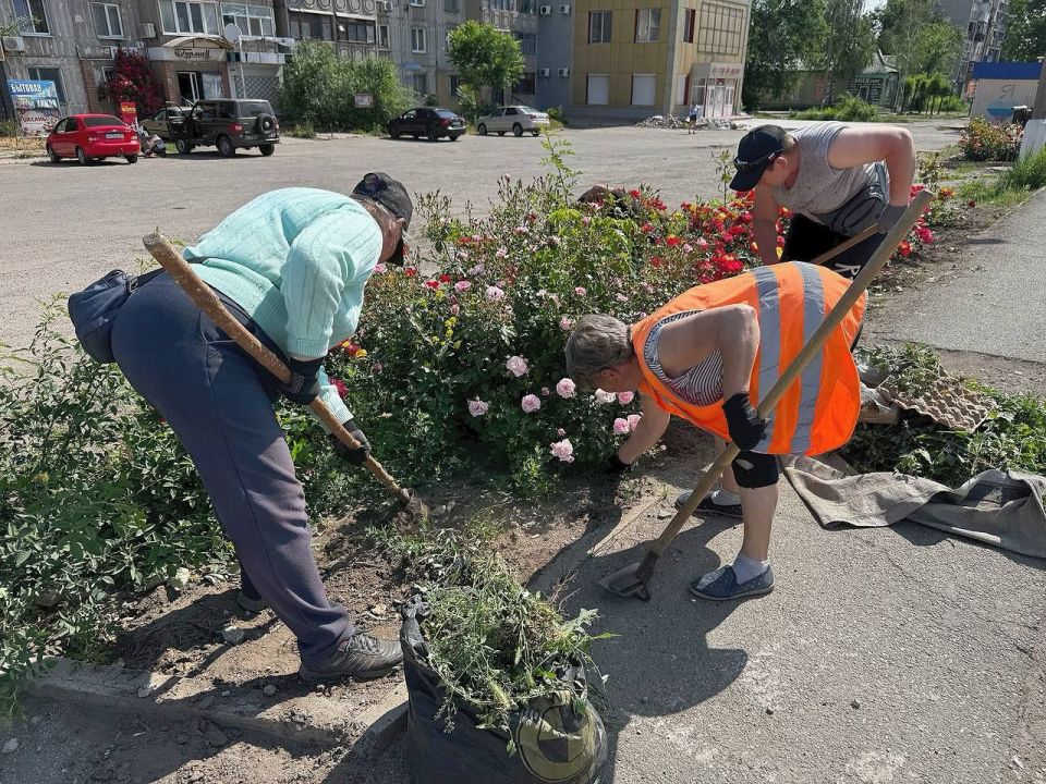 Сергей Колягин: Жаркие летние дни не помеха для коммунальщиков города Первомайска в реализации мероприятий по благоустройству общественных пространств Сергей Колягин: Жаркие летние дни не помеха для коммунальщиков города Первомайска в реализации мероприятий по благоустройству общественных пространств