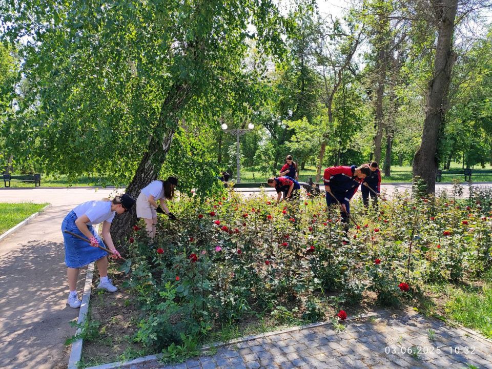 В рамках всероссийских субботников «Мы за чистоту» состоялось очередное мероприятие по благоустройству в парке имени М. Горького В рамках всероссийских субботников «Мы за чистоту» состоялось очередное мероприятие по благоустройству в парке имени М. Горького