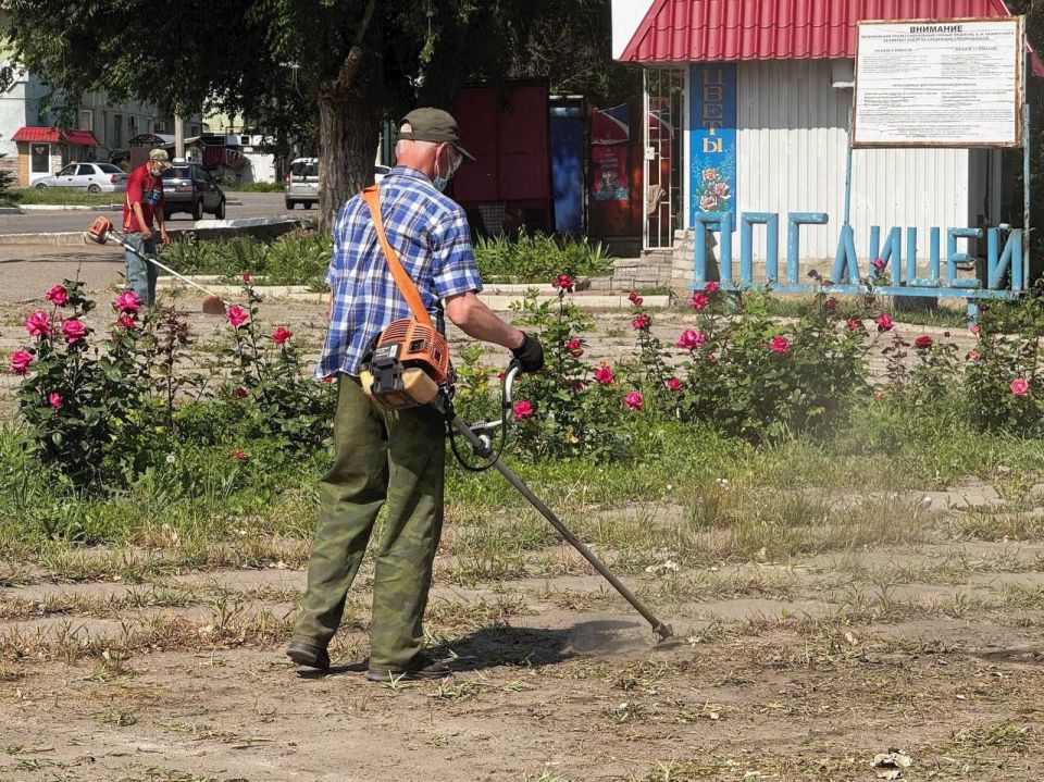 Сергей Колягин: Жаркие летние дни не помеха для коммунальщиков города Первомайска в реализации мероприятий по благоустройству общественных пространств Сергей Колягин: Жаркие летние дни не помеха для коммунальщиков города Первомайска в реализации мероприятий по благоустройству общественных пространств