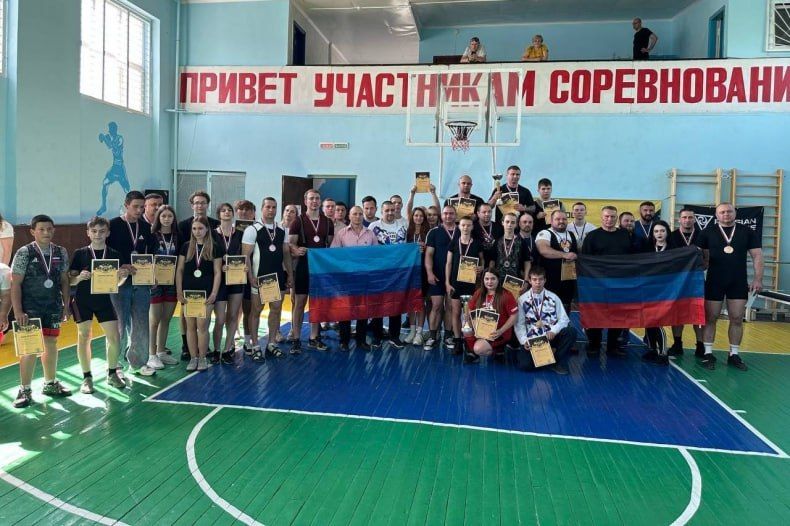 Турнир ЛНР по жиму классическому прошел в Свердловском муниципальном округе Турнир ЛНР по жиму классическому прошел в Свердловском муниципальном округе