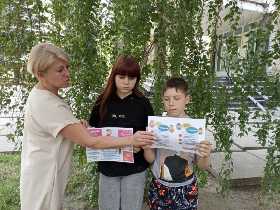 В Славяносербске провели провели уличную акцию «Мы против агрессии!» В Славяносербске провели провели уличную акцию «Мы против агрессии!»