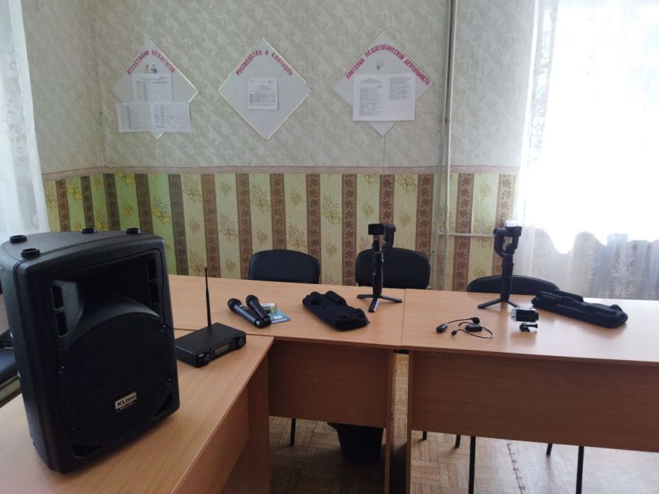 В Доме творчества детей и юношества прошла презентация современного комплекта оборудования для медиацентра, в которой приняли участие заместитель Главы городского округа Ольга Орлова и консультант управления образования... В Доме творчества детей и юношества прошла презентация современного комплекта оборудования для медиацентра, в которой приняли участие заместитель Главы городского округа Ольга Орлова и консультант управления образования...