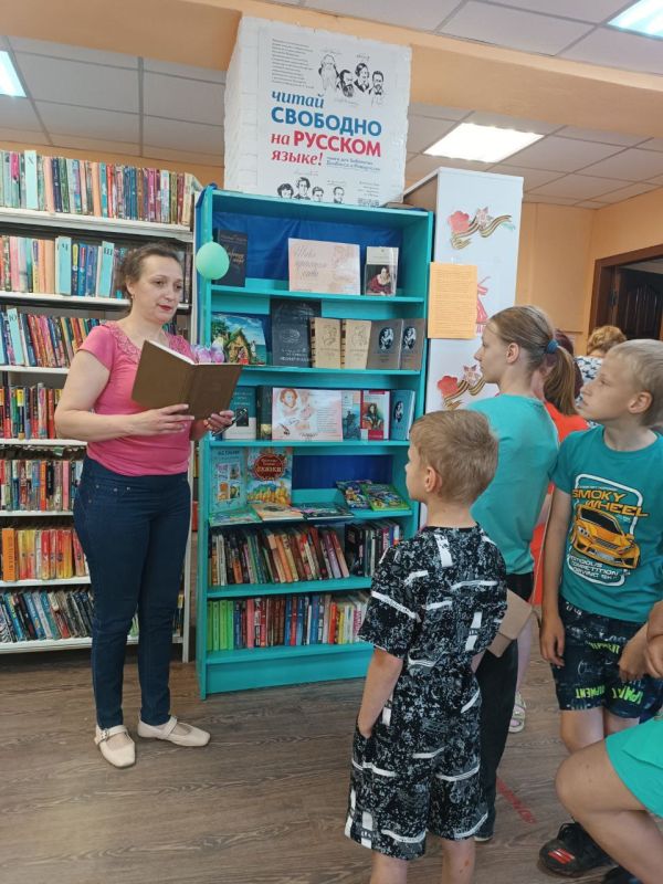 Экскурсия в библиотеке: «Её Величество Книга!» Экскурсия в библиотеке: «Её Величество Книга!»