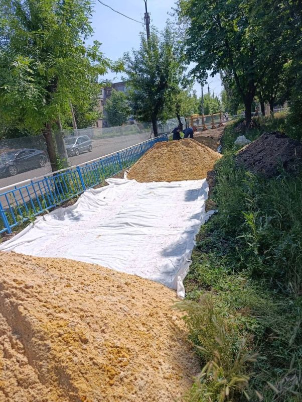 Идет восстановление площади 30-летия Победы Идет восстановление площади 30-летия Победы