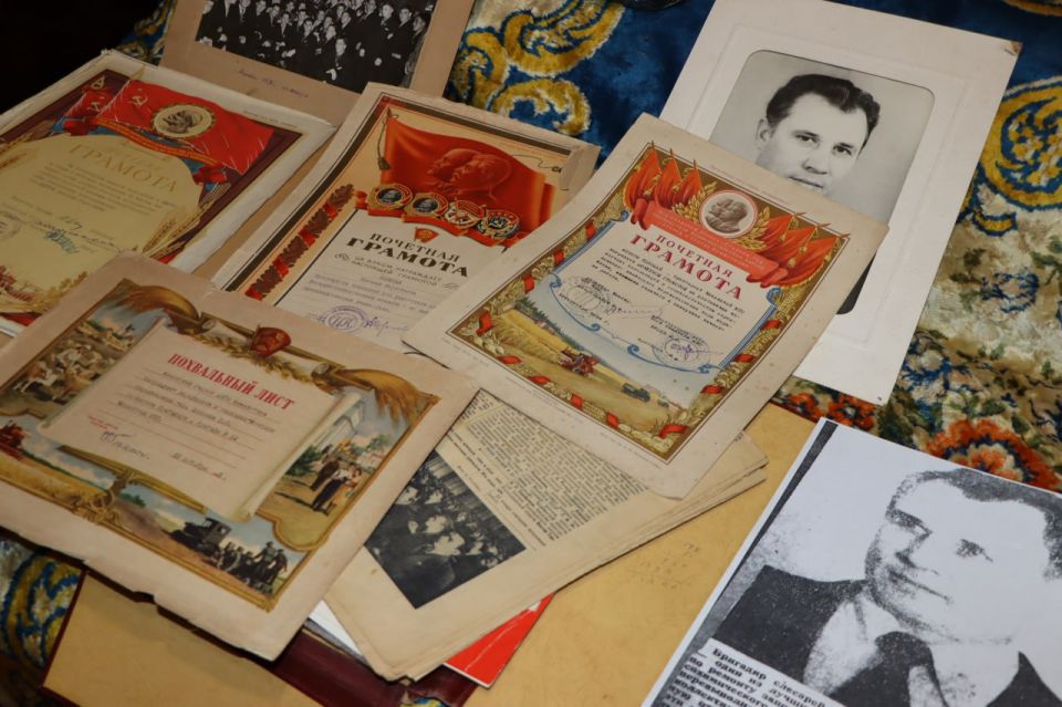 Евгений Бондарь: Долгожители Николай Сергеевич Акимов и Лидия Николаевна Шурдукало вместе уже 25 долгих и счастливых лет Евгений Бондарь: Долгожители Николай Сергеевич Акимов и Лидия Николаевна Шурдукало вместе уже 25 долгих и счастливых лет