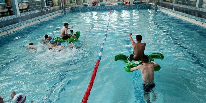 В Молодогвардейске школьникам провели «Веселые старты» на воде В Молодогвардейске школьникам провели «Веселые старты» на воде