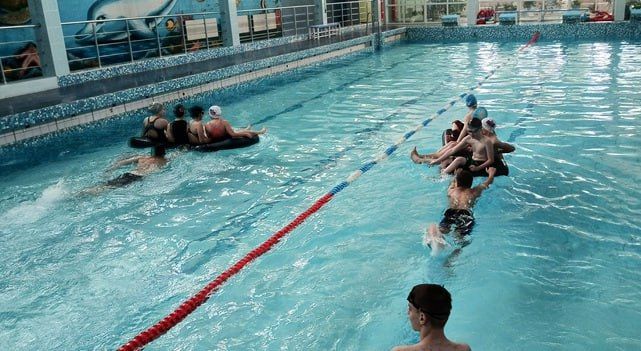 В Молодогвардейске школьникам провели «Веселые старты» на воде В Молодогвардейске школьникам провели «Веселые старты» на воде