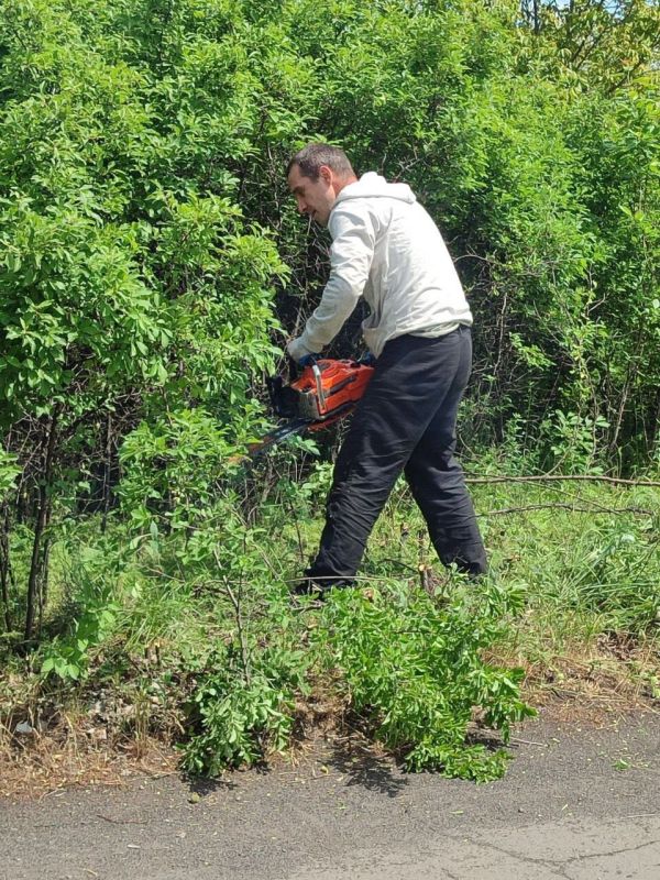 В посёлке Дубовский состоялся очередной субботник В посёлке Дубовский состоялся очередной субботник