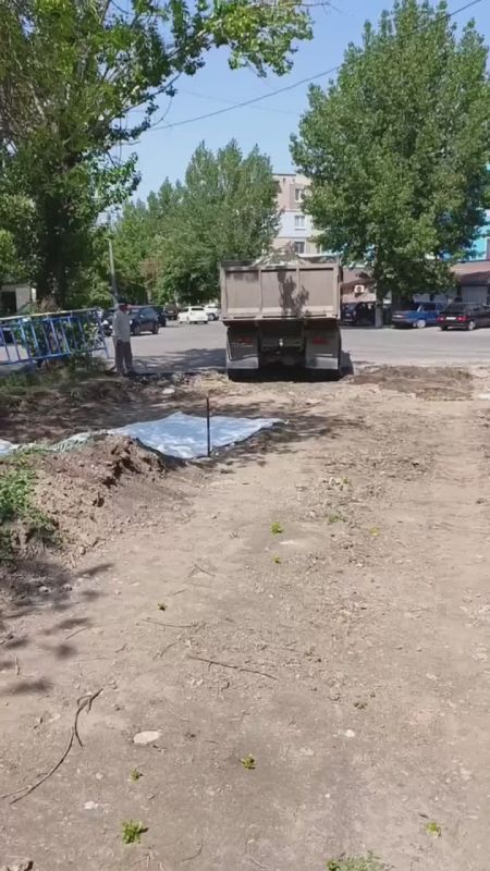 Идет восстановление площади 30-летия Победы