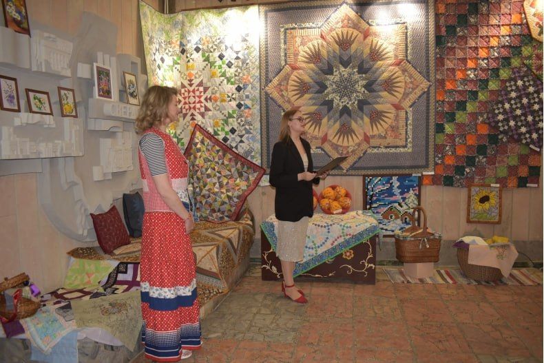 Выставочную экспозицию «Русский сарафан» открыли в Свердловском краеведческом музее