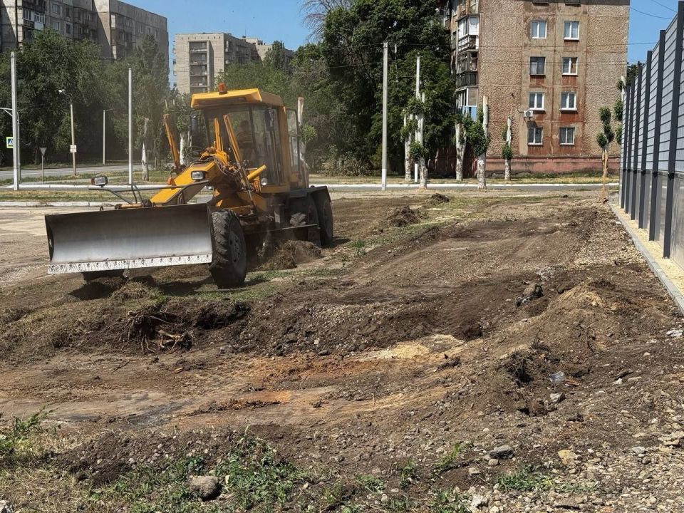 Сергей Колягин: Жаркие летние дни не помеха для коммунальщиков города Первомайска в реализации мероприятий по благоустройству общественных пространств Сергей Колягин: Жаркие летние дни не помеха для коммунальщиков города Первомайска в реализации мероприятий по благоустройству общественных пространств