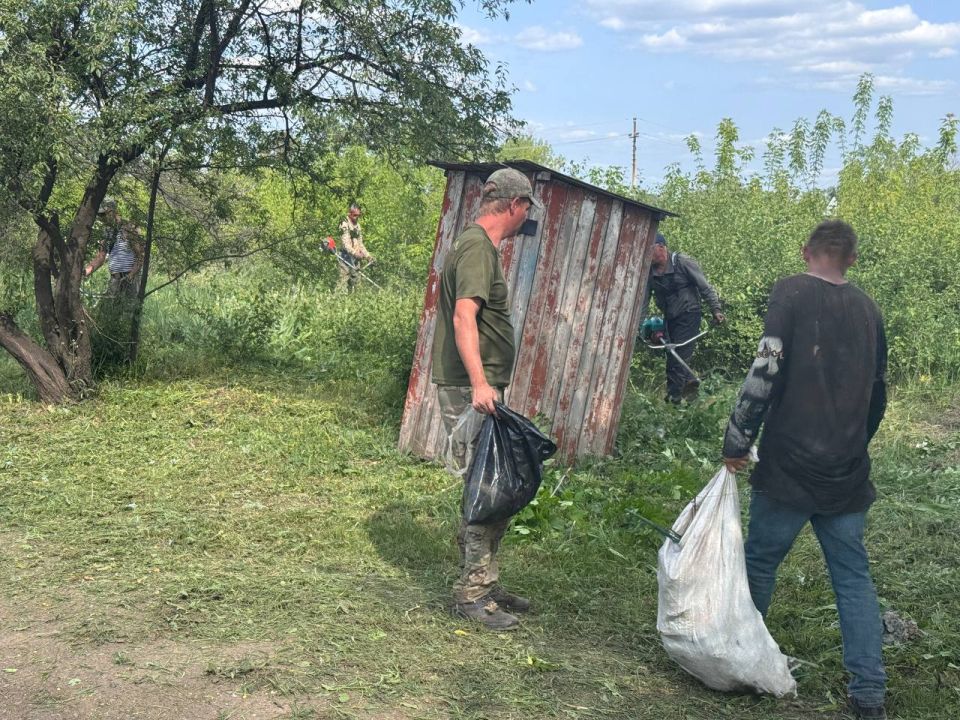 Важным мероприятием в плане благоустройства территории является своевременный и регулярный покос травы Важным мероприятием в плане благоустройства территории является своевременный и регулярный покос травы