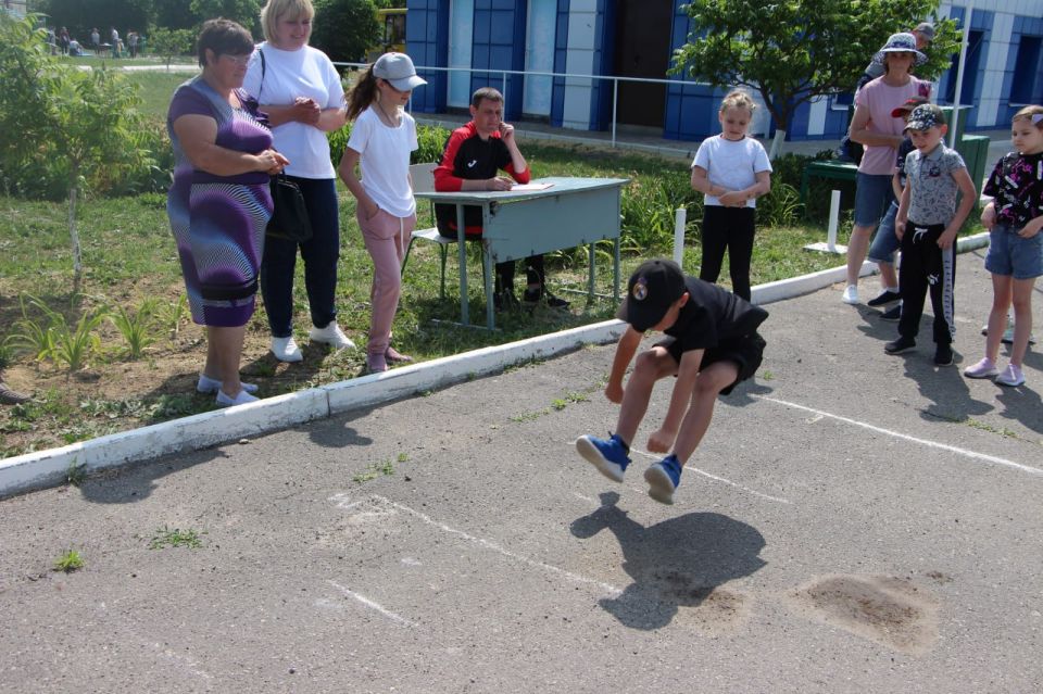 Юные атлеты Меловщины отметили День защиты детей на стадионе "Строитель" Юные атлеты Меловщины отметили День защиты детей на стадионе "Строитель"