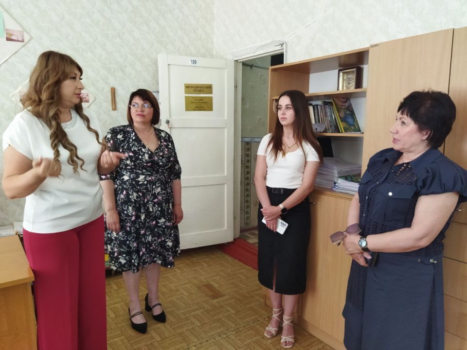 В Доме творчества детей и юношества прошла презентация современного комплекта оборудования для медиацентра, в которой приняли участие заместитель Главы городского округа Ольга Орлова и консультант управления образования... В Доме творчества детей и юношества прошла презентация современного комплекта оборудования для медиацентра, в которой приняли участие заместитель Главы городского округа Ольга Орлова и консультант управления образования...