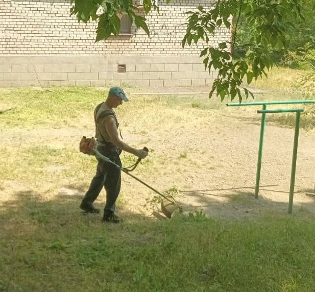 Коммунальные службы проводят работы на территории города Коммунальные службы проводят работы на территории города